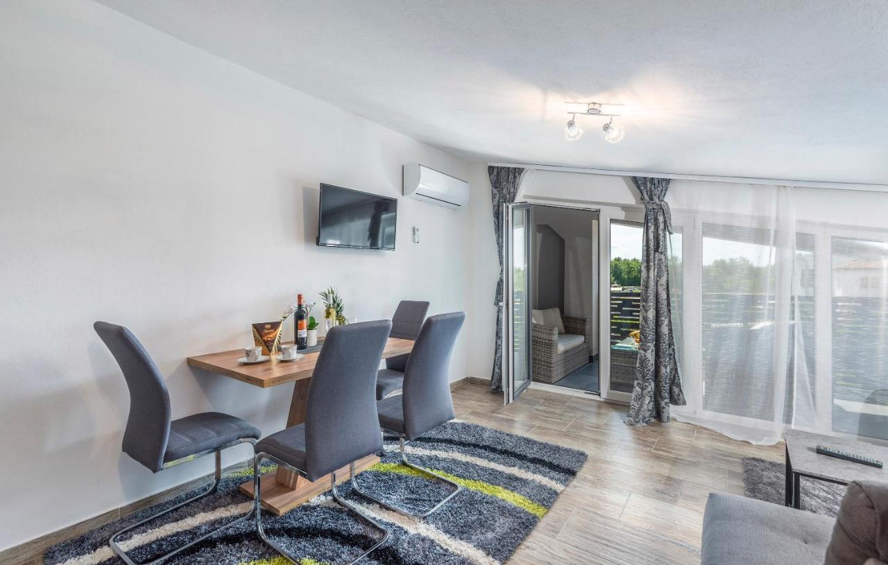 פורץ Apartmani Natalija חדר תמונה